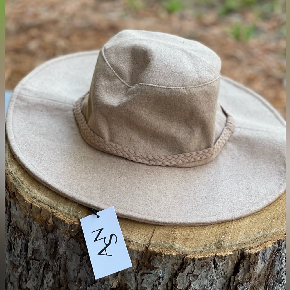 NWT ASN Harper Floppy Felt Boater Hat Oatmeal Size Small.